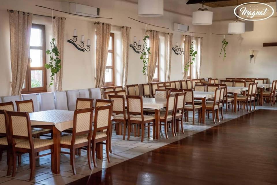 Hotel Magnat Slupca Ngoại thất bức ảnh